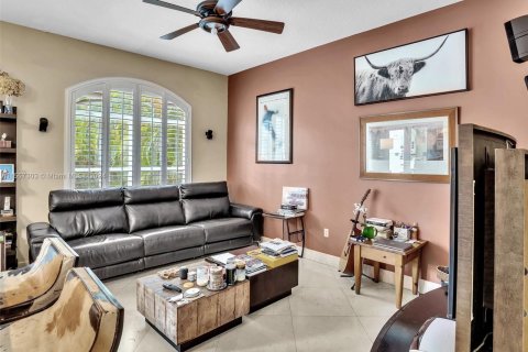 Villa ou maison à vendre à Aventura, Floride: 5 chambres, 257.34 m2 № 1101686 - photo 20