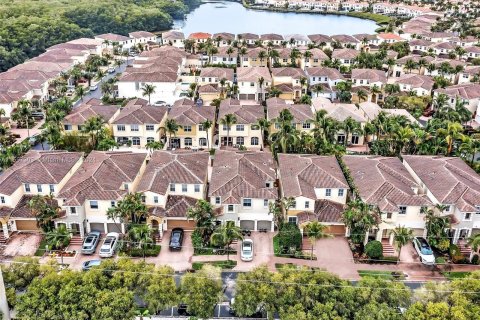 Villa ou maison à vendre à Aventura, Floride: 5 chambres, 257.34 m2 № 1101686 - photo 3