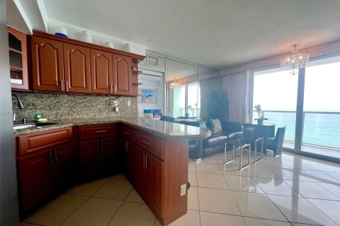 Copropriété à vendre à Sunny Isles Beach, Floride: 1 chambre, 40.88 m2 № 1155021 - photo 1