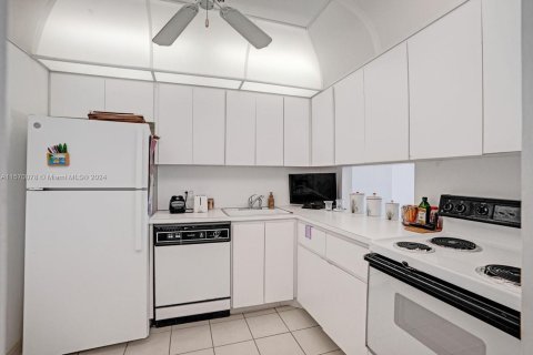 Copropriété à vendre à Aventura, Floride: 1 chambre, 84.82 m2 № 1119749 - photo 11