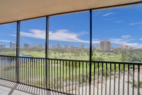 Condo in Aventura, Florida, 1 bedroom  № 1119749 - photo 1