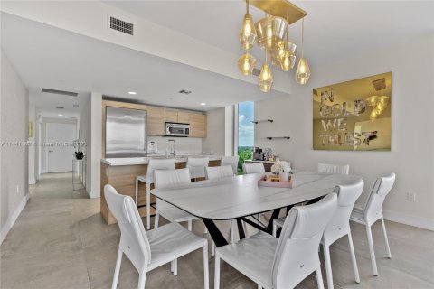 Condominio en venta en North Miami Beach, Florida, 3 dormitorios, 144.56 m2 № 682103 - foto 20