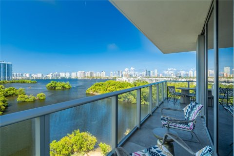 Condominio en venta en North Miami Beach, Florida, 3 dormitorios, 144.56 m2 № 682103 - foto 9