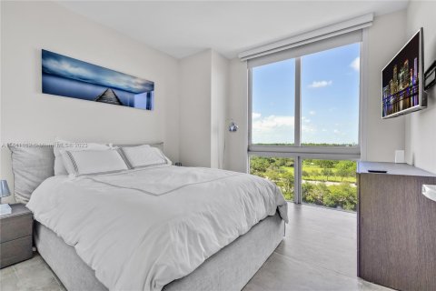 Condo in North Miami Beach, Florida, 3 bedrooms  № 682103 - photo 27