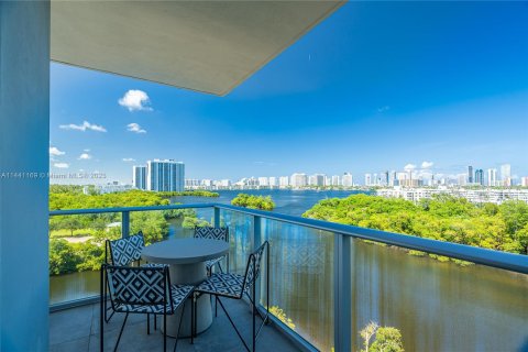 Condominio en venta en North Miami Beach, Florida, 3 dormitorios, 144.56 m2 № 682103 - foto 8