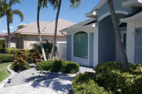 Casa en venta en Saint Petersburg, Florida, 4 dormitorios, 192.12 m2 № 1381303 - foto 10