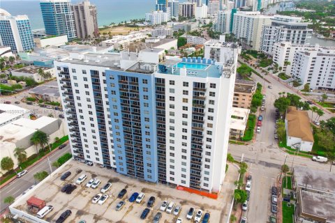 Condo in Miami Beach, Florida, 1 bedroom  № 1369071 - photo 4