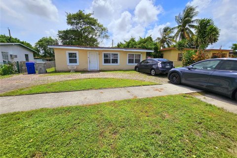 Villa ou maison à vendre à Pompano Beach, Floride: 4 chambres, 83.61 m2 № 1369075 - photo 3