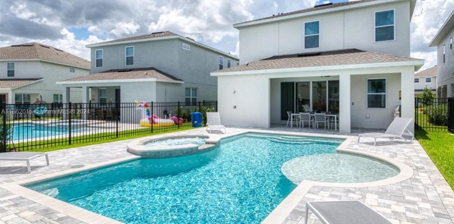 Villa ou maison à Kissimmee, Floride 5 chambres, 236.9 m2 № 1369073