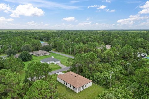 House in Palm Bay, Florida 4 bedrooms, 184.88 sq.m. № 1390492 - photo 27