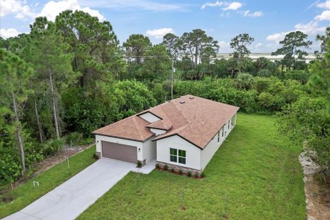 House in Palm Bay, Florida 4 bedrooms, 184.88 sq.m. № 1390492 - photo 25