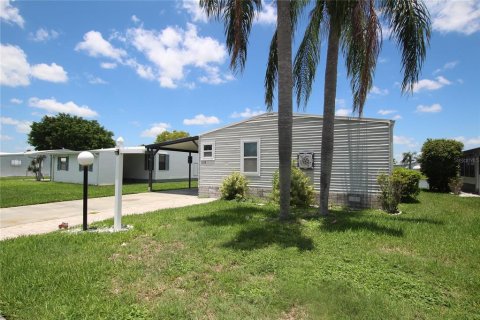 Condo in Okeechobee, Florida, 2 bedrooms  № 1259737 - photo 1