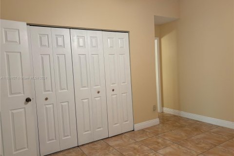 House in Miramar, Florida 2 bedrooms, 84.73 sq.m. № 1304696 - photo 9