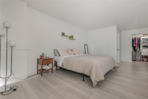 Condominio en venta en Hallandale Beach, Florida, 1 dormitorio, 99.87 m2 № 1304728 - foto 19