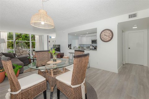 Copropriété à vendre à Hallandale Beach, Floride: 1 chambre, 99.87 m2 № 1304728 - photo 13