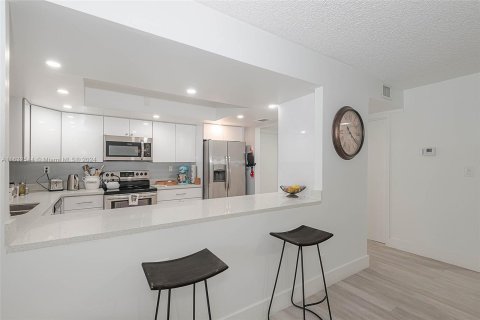 Copropriété à vendre à Hallandale Beach, Floride: 1 chambre, 99.87 m2 № 1304728 - photo 8