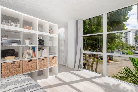 Copropriété à vendre à Hallandale Beach, Floride: 1 chambre, 99.87 m2 № 1304728 - photo 18