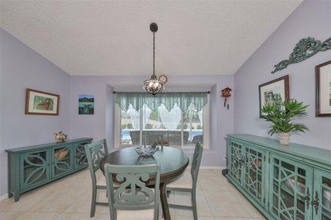 House in Sun City Center, Florida 3 bedrooms, 189.43 sq.m. № 1258851 - photo 13