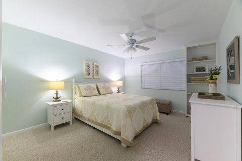 Condo in Stuart, Florida, 2 bedrooms  № 585980 - photo 14