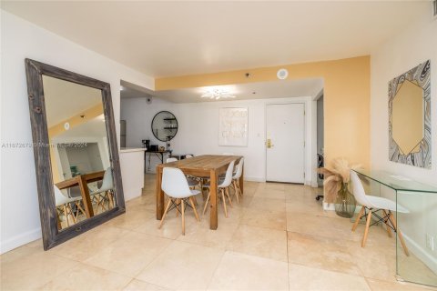 Copropriété à vendre à Miami Beach, Floride: 2 chambres, 89.19 m2 № 1396979 - photo 25