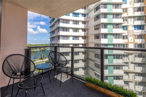 Copropriété à vendre à Miami Beach, Floride: 2 chambres, 89.19 m2 № 1396979 - photo 19