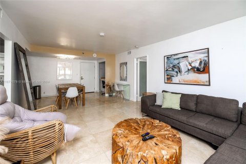 Copropriété à vendre à Miami Beach, Floride: 2 chambres, 89.19 m2 № 1396979 - photo 24