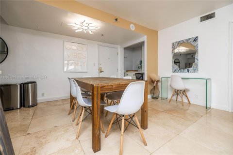 Copropriété à vendre à Miami Beach, Floride: 2 chambres, 89.19 m2 № 1396979 - photo 2