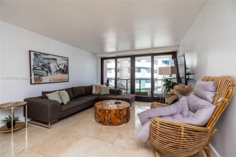 Copropriété à vendre à Miami Beach, Floride: 2 chambres, 89.19 m2 № 1396979 - photo 21