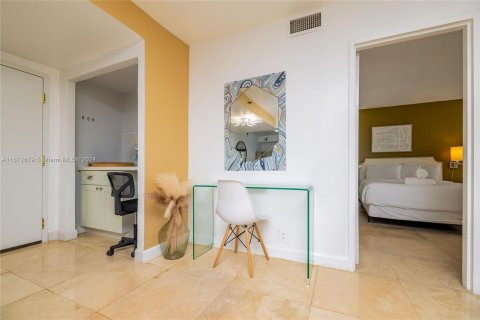 Copropriété à vendre à Miami Beach, Floride: 2 chambres, 89.19 m2 № 1396979 - photo 3