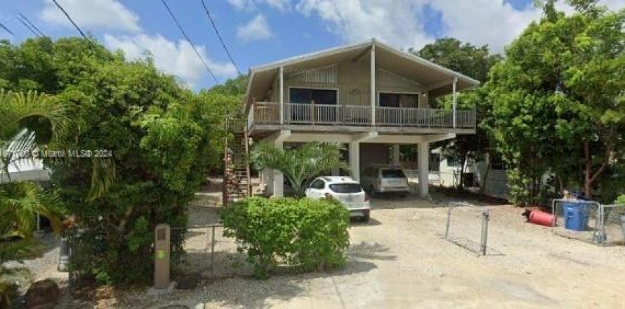 House in Key Largo, Florida 2 bedrooms № 1396978