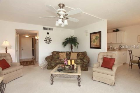 Condominio en alquiler en Sarasota, Florida, 1 dormitorio, 66.61 m2 № 213064 - foto 3