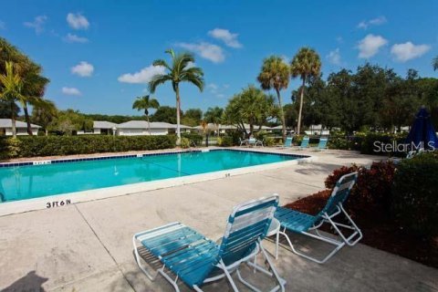 Condo in Sarasota, Florida, 1 bedroom  № 213064 - photo 12