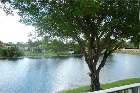 Condo in Pembroke Pines, Florida, 1 bedroom  № 1368868 - photo 4