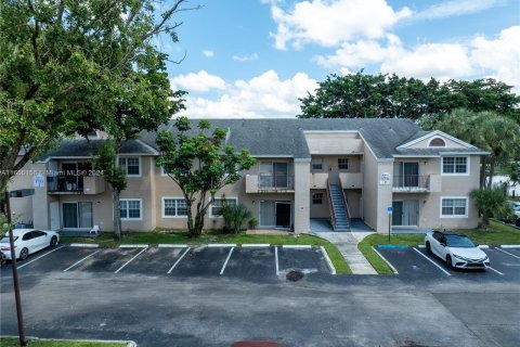 Condo in Pembroke Pines, Florida, 1 bedroom  № 1368868 - photo 3