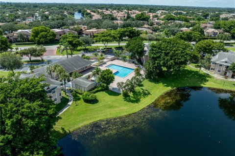 Condo in Pembroke Pines, Florida, 1 bedroom  № 1368868 - photo 8