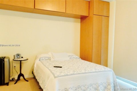 Condo in Miami, Florida, 1 bedroom  № 1368913 - photo 5