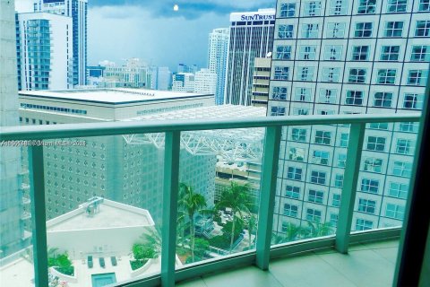 Condo in Miami, Florida, 1 bedroom  № 1368913 - photo 3