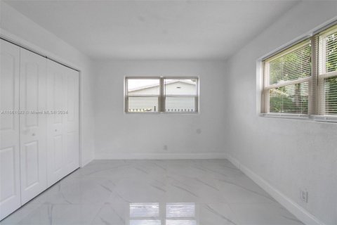 Villa ou maison à louer à North Miami Beach, Floride: 3 chambres, 145.86 m2 № 1368912 - photo 22