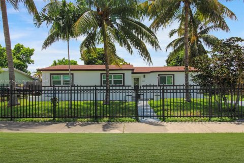 Villa ou maison à louer à North Miami Beach, Floride: 3 chambres, 145.86 m2 № 1368912 - photo 28