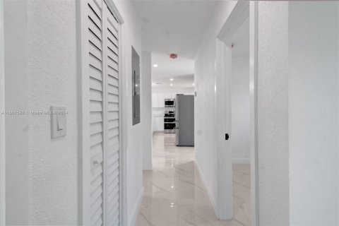 Villa ou maison à louer à North Miami Beach, Floride: 3 chambres, 145.86 m2 № 1368912 - photo 21