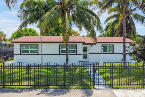 Villa ou maison à louer à North Miami Beach, Floride: 3 chambres, 145.86 m2 № 1368912 - photo 29