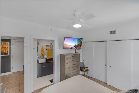 Condo in Miami, Florida, 1 bedroom  № 1367222 - photo 16