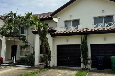 Townhouse in Doral, Florida 4 bedrooms, 205.69 sq.m. № 1367221 - photo 2