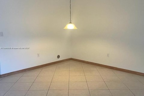 House in Doral, Florida 3 bedrooms, 131.92 sq.m. № 1367220 - photo 7