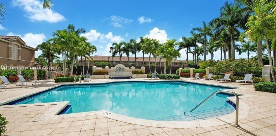 Villa ou maison à Doral, Floride 3 chambres, 131.92 m2 № 1367220