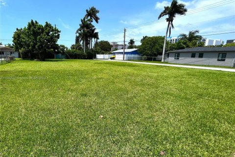 Terreno en venta en Dania Beach, Florida № 1365745 - foto 1