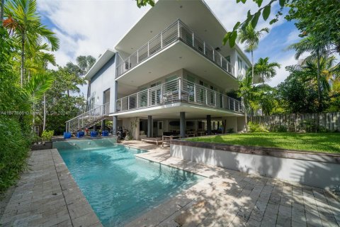 Casa en venta en Key Biscayne, Florida, 5 dormitorios, 194.17 m2 № 1402994 - foto 1