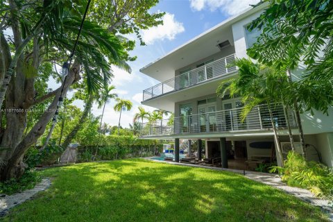 Casa en venta en Key Biscayne, Florida, 5 dormitorios, 194.17 m2 № 1402994 - foto 30