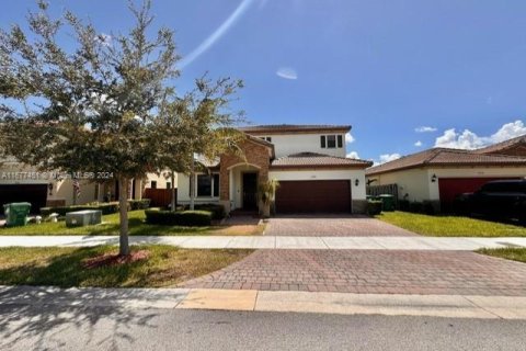 House in Homestead, Florida 5 bedrooms, 231.79 sq.m. № 1402993 - photo 2