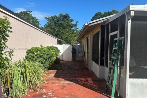 Casa en venta en Miami, Florida, 3 dormitorios, 104.52 m2 № 1399029 - foto 12